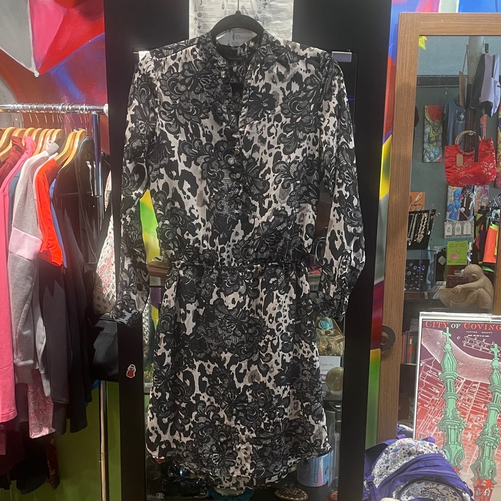 Daisy Fuentes Black and White Lace-Print Long Sleeve Dress